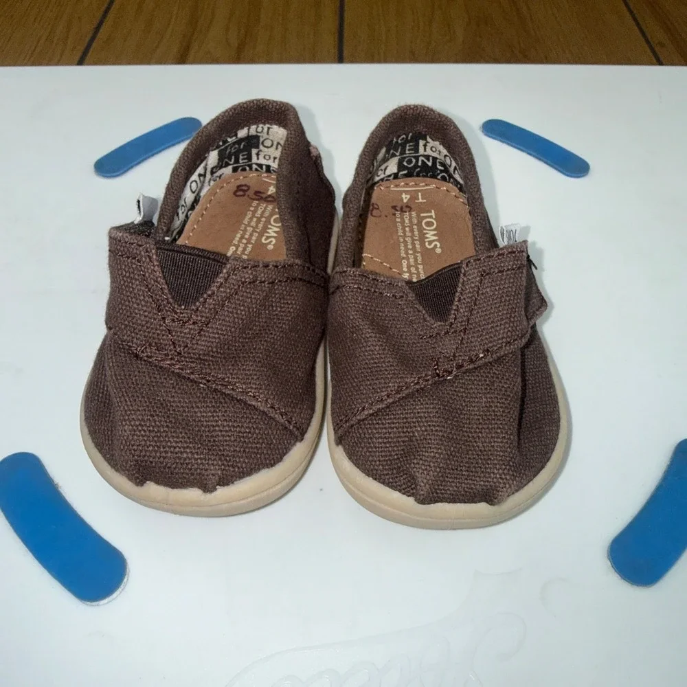 Toms tiny canvas